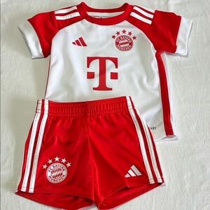 9M FC Bayern München soccer jersey and shorts set